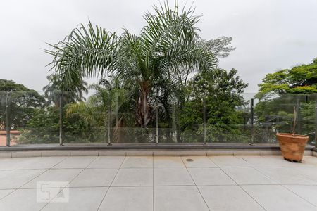 Casa de condomínio à venda com 790m², 4 quartos e 6 vagas Casa de condomínio à venda com 790m², 4 quartos e 6 vagasVaranda