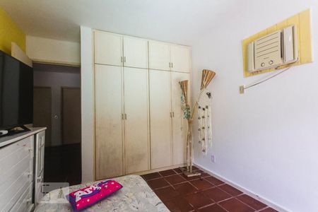 Quarto 2 de casa à venda com 5 quartos, 500m² em Itanhangá, Rio de Janeiro