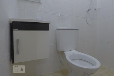 Banheiro de casa de condomínio para alugar com 1 quarto, 30m² em Saúde, São Paulo