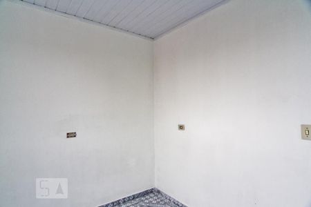 Quarto 2 de casa para alugar com 2 quartos, 60m² em Piqueri, São Paulo