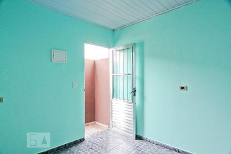 Sala de casa para alugar com 2 quartos, 60m² em Piqueri, São Paulo