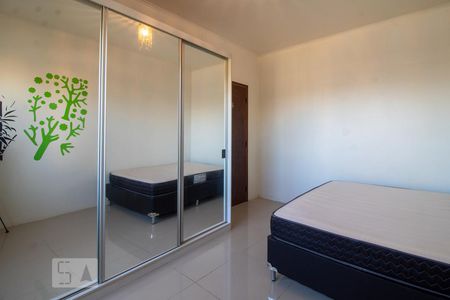 Quarto 1 - Armários de apartamento à venda com 2 quartos, 65m² em São José, Porto Alegre