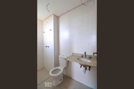 Banheiro da Suíte de apartamento à venda com 3 quartos, 80m² em Vila Alzira, Santo André