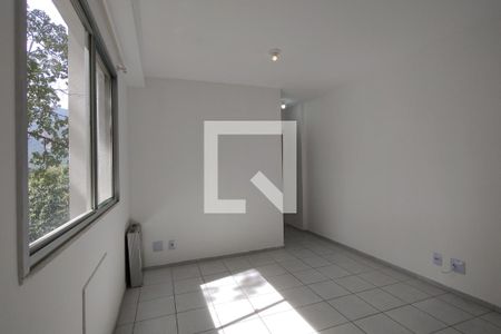 Sala de apartamento para alugar com 1 quarto, 37m² em Anil, Rio de Janeiro