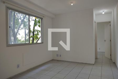 Sala de apartamento para alugar com 1 quarto, 37m² em Anil, Rio de Janeiro