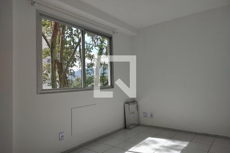 Sala de apartamento para alugar com 1 quarto, 37m² em Anil, Rio de Janeiro