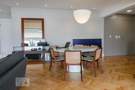 Sala de apartamento à venda com 2 quartos, 121m² em Pinheiros, São Paulo