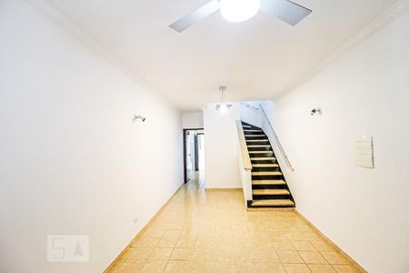 Sala de casa para alugar com 3 quartos, 110m² em Jardim Aeroporto, São Paulo