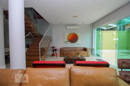 Sala de Estar de casa à venda com 6 quartos, 590m² em Humaitá, Rio de Janeiro