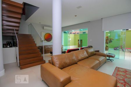 Sala de Estar de casa para alugar com 6 quartos, 590m² em Humaitá, Rio de Janeiro