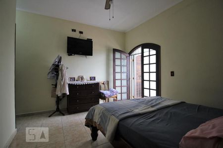 Suíte de casa à venda com 3 quartos, 230m² em Chácara Agrindus, Taboão da Serra