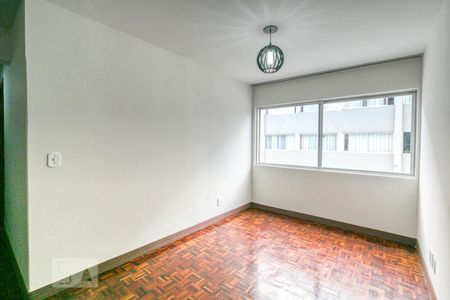 Sala de apartamento para alugar com 2 quartos, 67m² em Água Verde, Curitiba