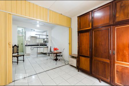 Sala e quarto de kitnet/studio para alugar com 1 quarto, 38m² em Boqueirão, Santos