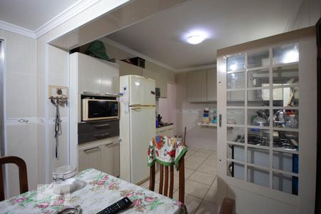 Casa à venda com 250m², 2 quartos e 3 vagas Casa à venda com 250m², 2 quartos e 3 vagasCozinha