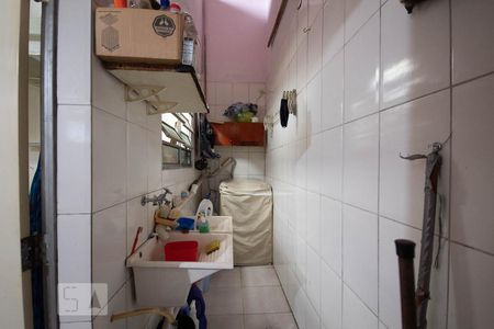 Casa à venda com 250m², 2 quartos e 3 vagas Casa à venda com 250m², 2 quartos e 3 vagasÁrea de Serviço