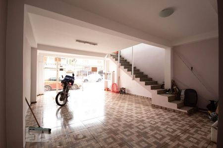 Casa à venda com 250m², 2 quartos e 3 vagas Casa à venda com 250m², 2 quartos e 3 vagasGaragem