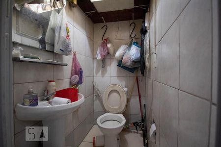 Casa à venda com 250m², 2 quartos e 3 vagas Casa à venda com 250m², 2 quartos e 3 vagasBanheiro de Serviço