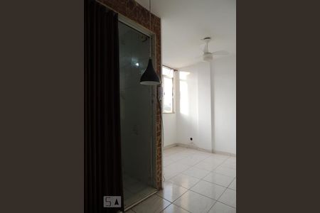 Sala  de apartamento para alugar com 2 quartos, 58m² em Freguesia (jacarepaguá), Rio de Janeiro