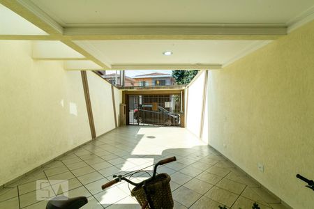 Vista da sala de casa à venda com 4 quartos, 240m² em Parque São Domingos, São Paulo