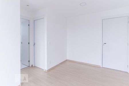 Sala de apartamento à venda com 2 quartos, 42m² em Parque Industrial Tomas Edson, São Paulo