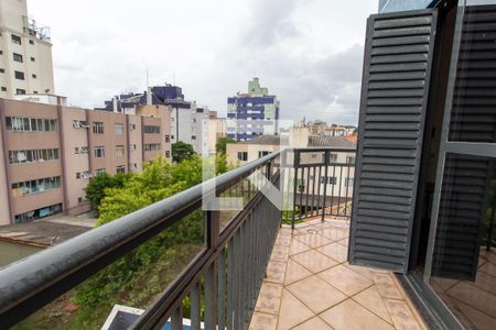 Sacada de apartamento para alugar com 3 quartos, 120m² em Água Verde, Curitiba