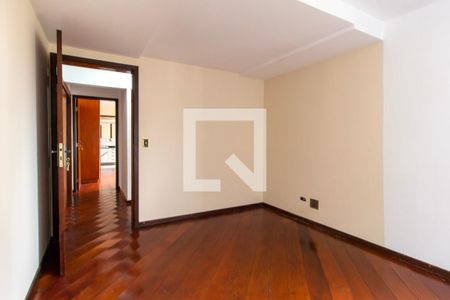 Quarto 1 de apartamento para alugar com 3 quartos, 120m² em Água Verde, Curitiba