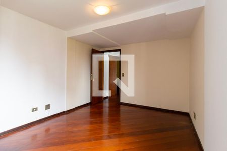 Quarto 1 de apartamento para alugar com 3 quartos, 120m² em Água Verde, Curitiba