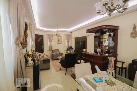 Sala de casa à venda com 5 quartos, 210m² em Jardim Bom Clima, Guarulhos