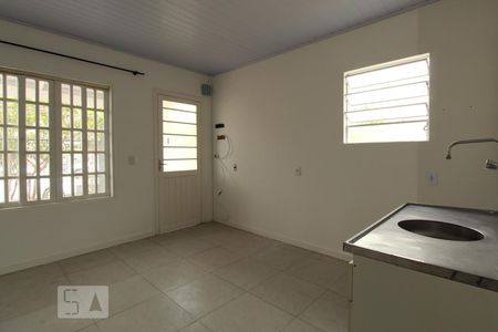 Sala - cozinha de casa para alugar com 1 quarto, 42m² em Santo Antônio, Porto Alegre