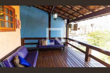 Sacada de casa de condomínio à venda com 4 quartos, 420m² em Santa Rosa, Niterói