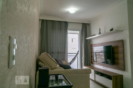 Sala de apartamento para alugar com 2 quartos, 48m² em Jardim Flor da Montanha, Guarulhos