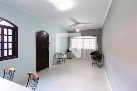 Sala de casa à venda com 3 quartos, 220m² em Piratininga, Osasco