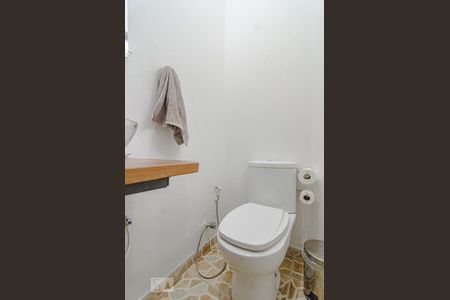 Lavabo de casa à venda com 3 quartos, 150m² em Vila Madalena, São Paulo