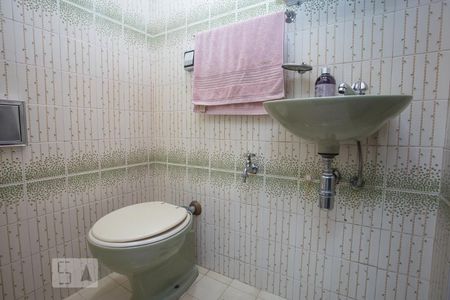 Lavabo de casa à venda com 5 quartos, 210m² em Tijuca, Rio de Janeiro