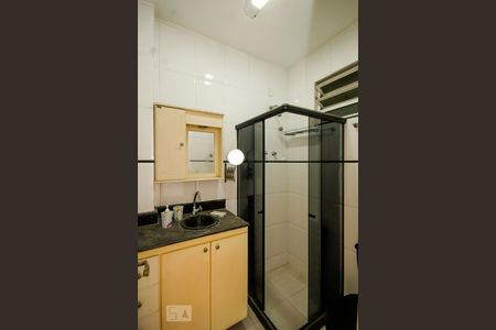 Banheiro  de apartamento à venda com 1 quarto, 48m² em Copacabana, Rio de Janeiro