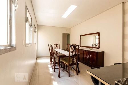 Casa à venda com 150m², 3 quartos e 1 vaga Casa à venda com 150m², 3 quartos e 1 vagaCopa