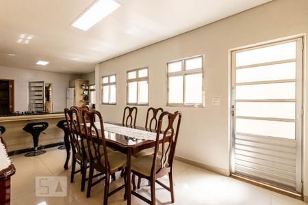 Casa à venda com 150m², 3 quartos e 1 vaga Casa à venda com 150m², 3 quartos e 1 vagaCopa