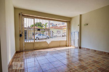 Casa à venda com 150m², 3 quartos e 1 vaga Casa à venda com 150m², 3 quartos e 1 vagaGaragem