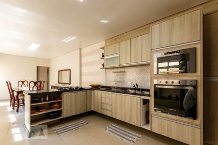 Casa à venda com 150m², 3 quartos e 1 vaga Casa à venda com 150m², 3 quartos e 1 vagaCozinha