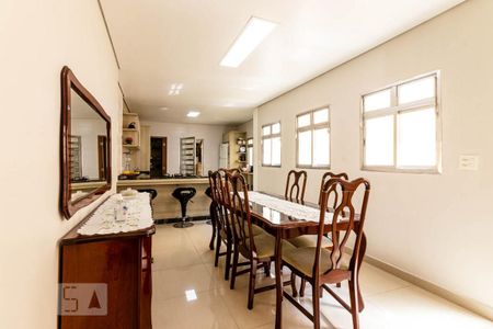 Casa à venda com 150m², 3 quartos e 1 vaga Casa à venda com 150m², 3 quartos e 1 vagaCopa