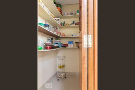 Casa à venda com 150m², 3 quartos e 1 vaga Casa à venda com 150m², 3 quartos e 1 vagaDespensa