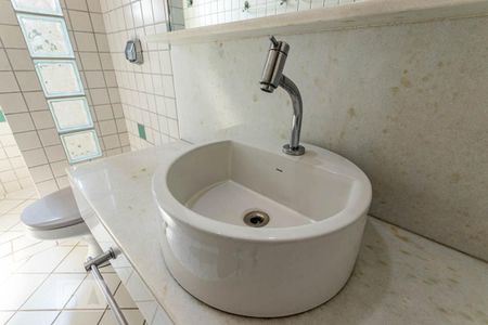 Casa à venda com 150m², 3 quartos e 1 vaga Casa à venda com 150m², 3 quartos e 1 vagaBanheiro