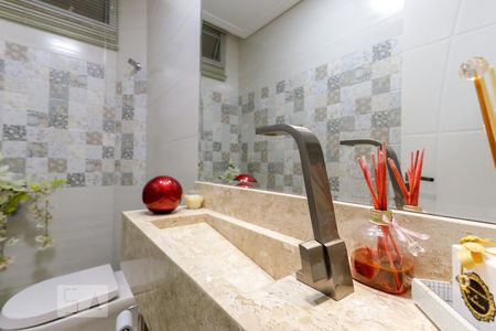 Lavabo de casa à venda com 3 quartos, 240m² em Vila Gustavo , São Paulo