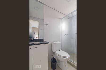 Banheiro do Quarto de kitnet/studio para alugar com 1 quarto, 26m² em Rebouças, Curitiba
