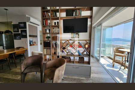 Sala de apartamento para alugar com 1 quarto, 54m² em Gonzaga, Santos