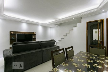 Casa à venda com 160m², 3 quartos e 2 vagasSala