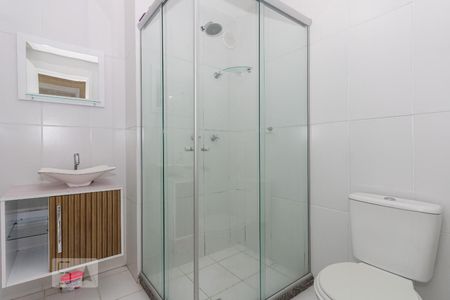 Banheiro de apartamento à venda com 2 quartos, 49m² em Jardim Itu Sabará, Porto Alegre