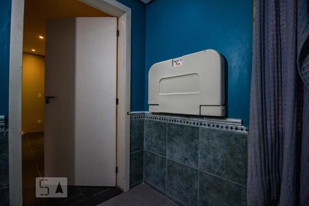 Casa à venda com 435m², 3 quartos e 6 vagas Casa à venda com 435m², 3 quartos e 6 vagasLavabo