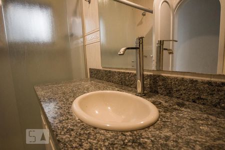 Casa à venda com 435m², 3 quartos e 6 vagas Casa à venda com 435m², 3 quartos e 6 vagasBanheiro