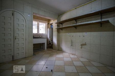 Casa à venda com 435m², 3 quartos e 6 vagas Casa à venda com 435m², 3 quartos e 6 vagasÁrea de Serviço